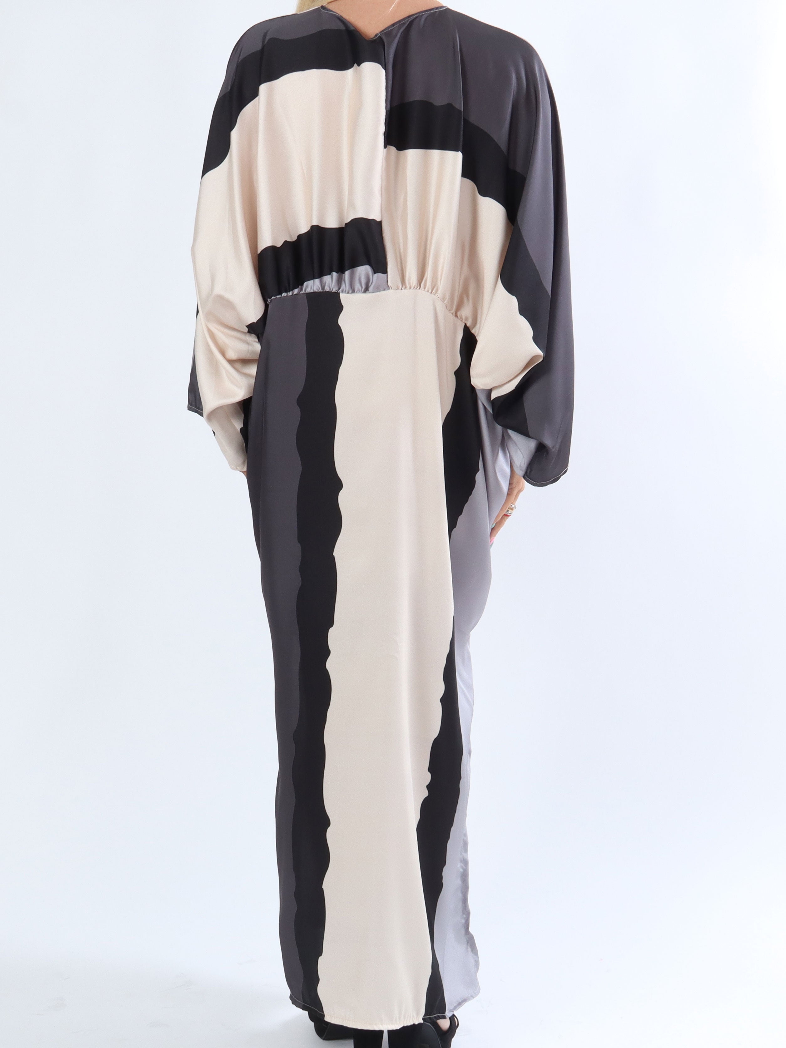 Dita - Lång vacker mångfärgad klänning i silkeslook